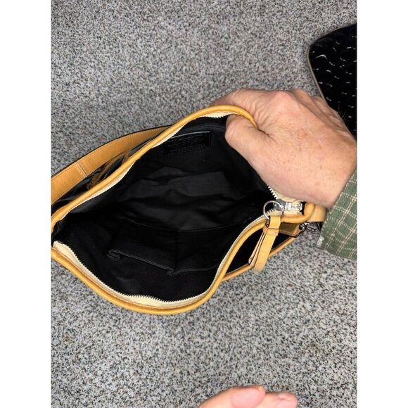 Coach Black Patent Leather Shoulder Bag with Wristlet Women's Casual​ - Picture 2 of 12